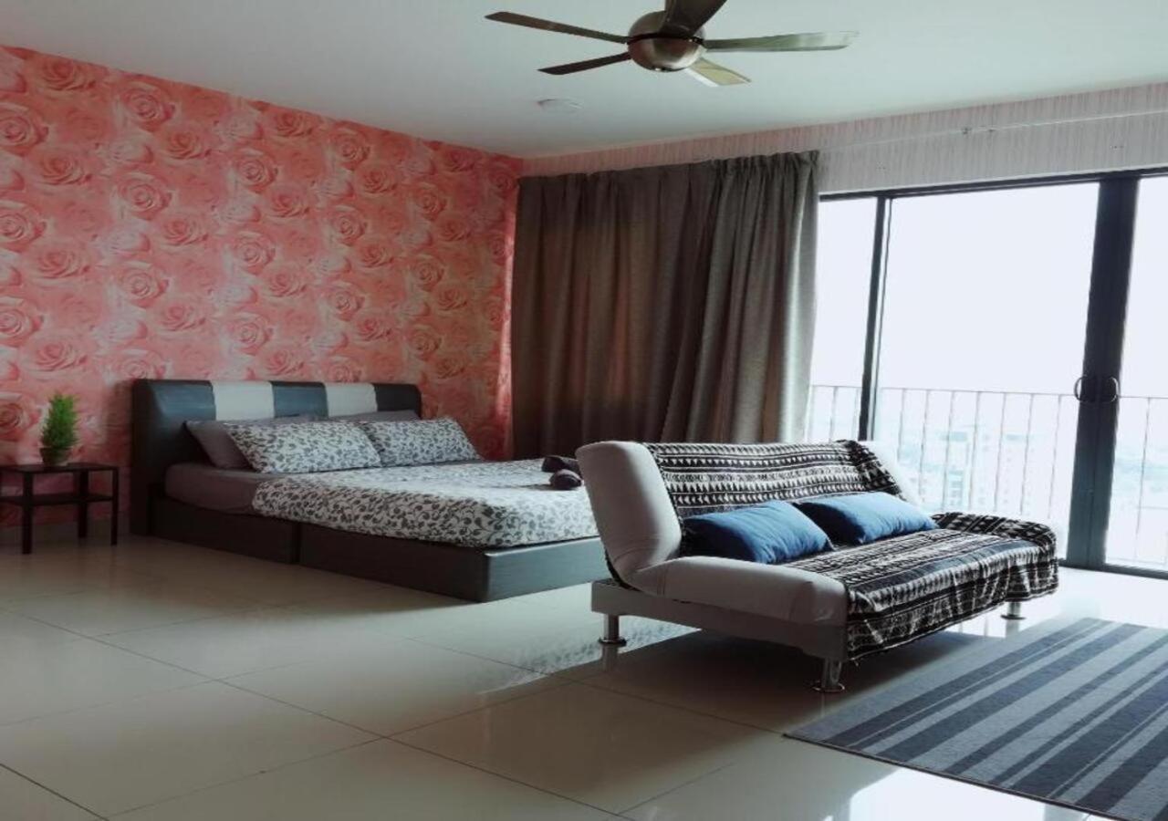 Peanut Butter Homestay #Trefoil Setia City เซอเตียอาลัม ภายนอก รูปภาพ