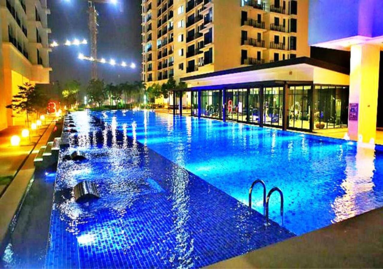 Peanut Butter Homestay #Trefoil Setia City เซอเตียอาลัม ภายนอก รูปภาพ